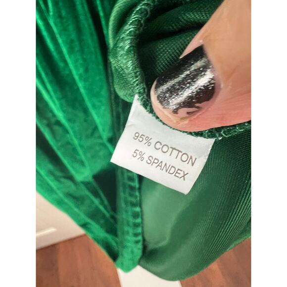 Girls Size 160 Green Velvet Long Sleeve Knee Length Pearl Button Holiday Dress - Picture 3 of 9